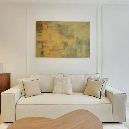 Maison Galante's With Services In La Madeleine - Opera Apartment