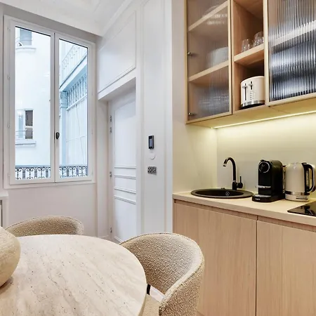 Maison Galante's With Services In La Madeleine - Opera Apartment *