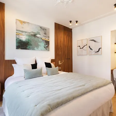 Maison Galante's With Services In La Madeleine - Opera Apartment