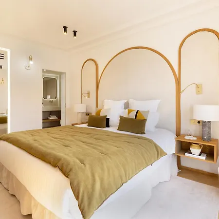 Maison Galante's With Services In La Madeleine - Opera Apartment