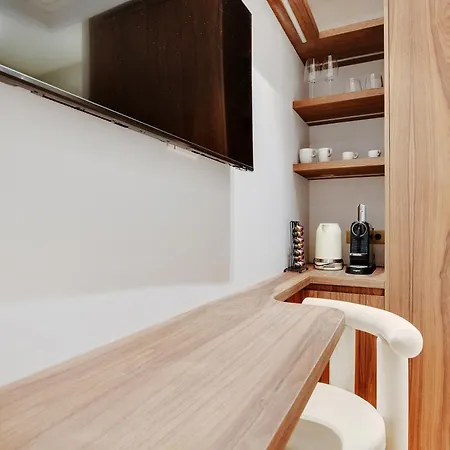 Maison Galante's With Services In La Madeleine - Opera Paris