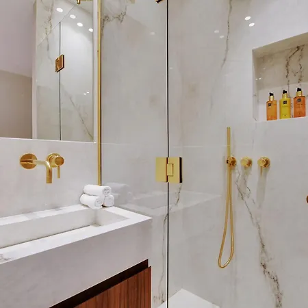 Maison Galante's With Services In La Madeleine - Opera