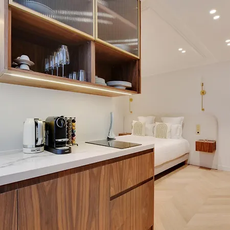 Maison Galante's With Services In La Madeleine - Opera Lejlighed