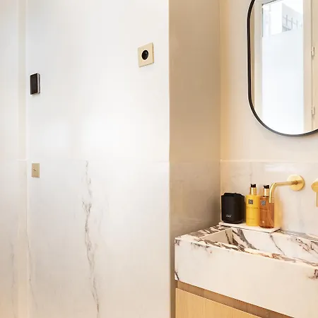 Maison Galante's With Services In La Madeleine - Opera Lejlighed