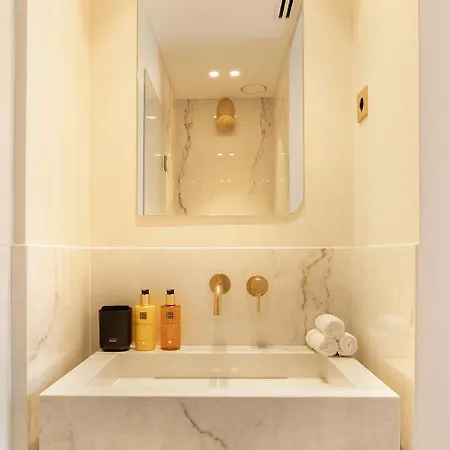 Maison Galante's With Services In La Madeleine - Opera