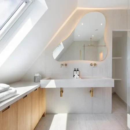 Maison Galante's With Services In La Madeleine - Opera *