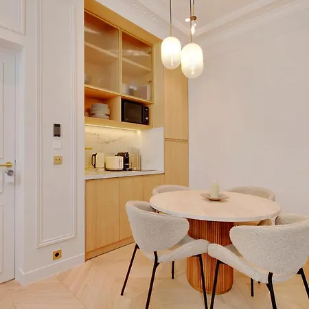 Daire Maison Galante's With Services In La Madeleine - Opera *