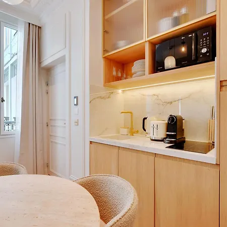Maison Galante's With Services In La Madeleine - Opera Daire Paris