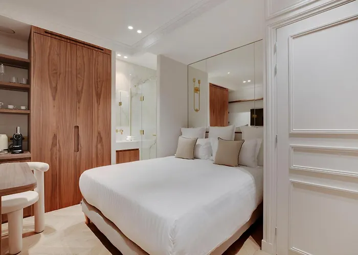 Maison Galante's With Services In La Madeleine - Opera * パリ