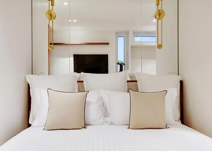 Maison Galante's With Services In La Madeleine - Opera アパート パリ