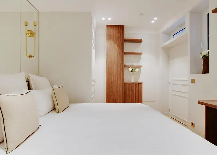 Maison Galante's With Services In La Madeleine - Opera アパート パリ