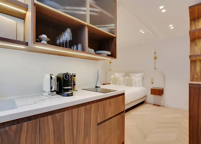 Maison Galante's With Services In La Madeleine - Opera アパート