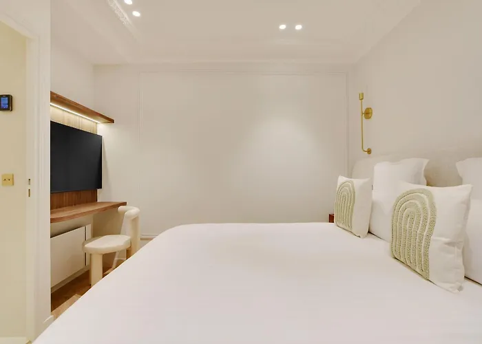 Maison Galante's With Services In La Madeleine - Opera *