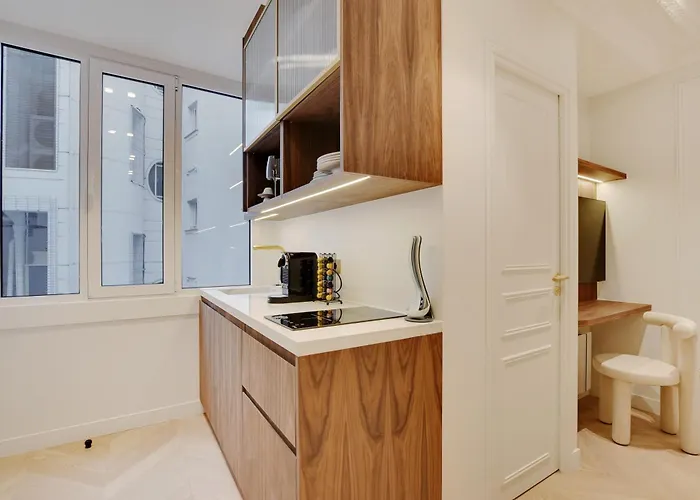 Maison Galante's With Services In La Madeleine - Opera アパート