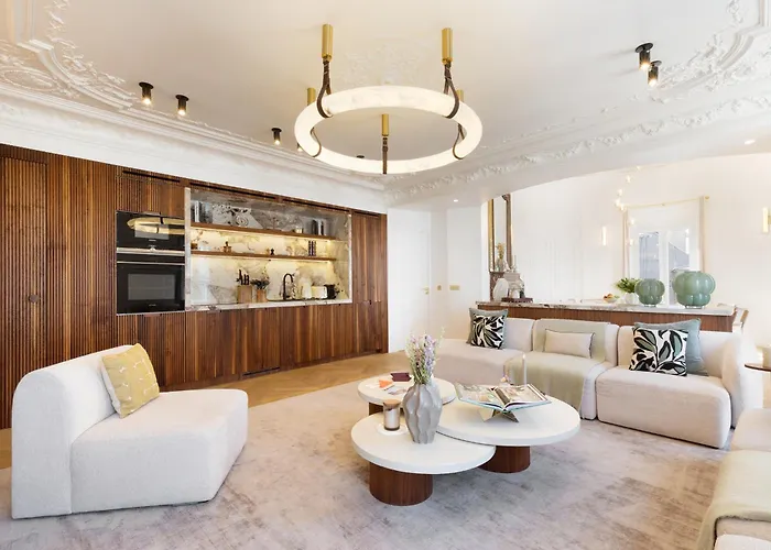 Maison Galante's With Services In La Madeleine - Opera *