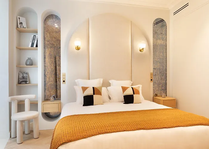 Maison Galante's With Services In La Madeleine - Opera * パリ