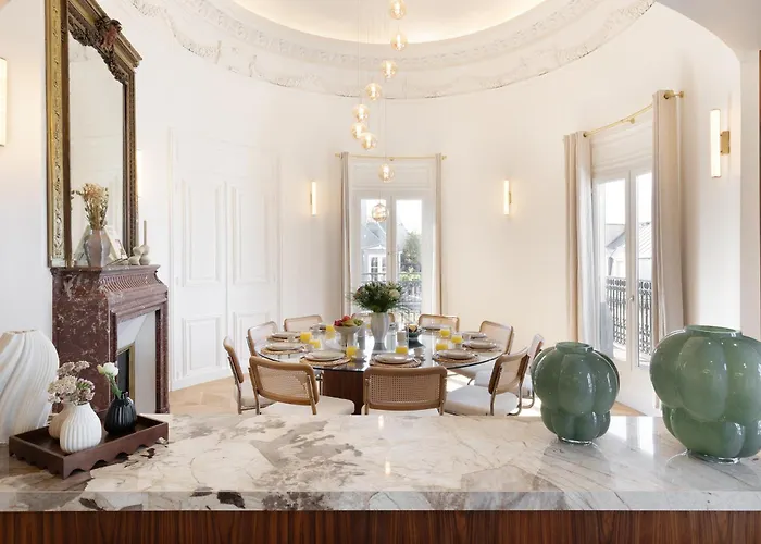 Maison Galante's With Services In La Madeleine - Opera