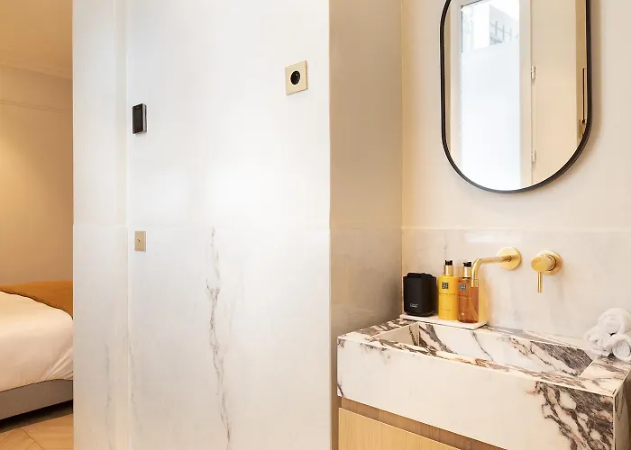 Maison Galante's With Services In La Madeleine - Opera アパート