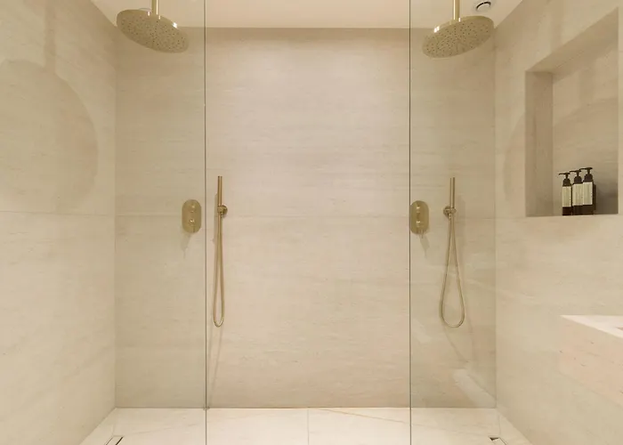 Maison Galante's With Services In La Madeleine - Opera パリ