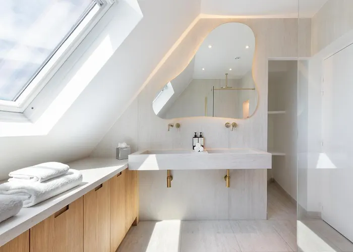 Maison Galante's With Services In La Madeleine - Opera *