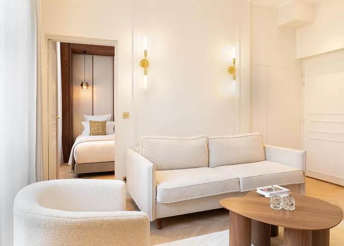 Maison Galante's With Services In La Madeleine - Opera パリ