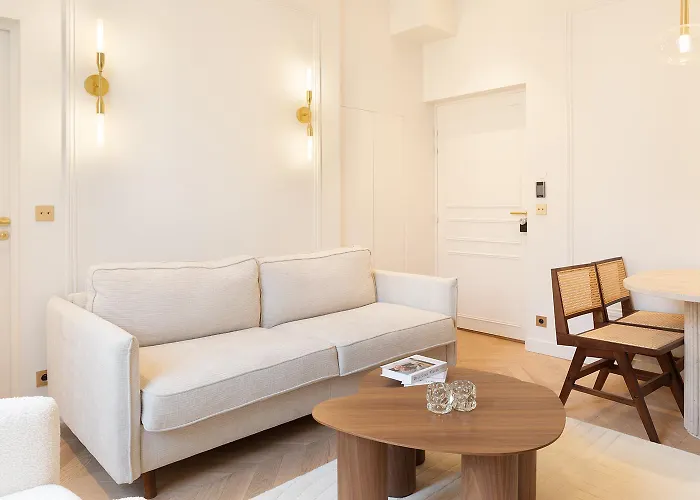 Maison Galante's With Services In La Madeleine - Opera * パリ